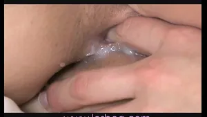 Rousse aux gros seins baise sa copine lesbienne