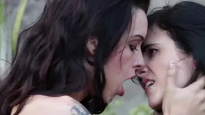 Ciseaux lesbiens torrides en extérieur - Tribadisme hot
