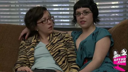 Lesbiennes noires baisent et se lèchent la chatte